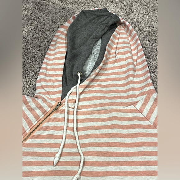 Ampersand Ave DoubleHood Sweatshirt Size M-Pink and Cream Stripe with Grey trim - Picture 2 of 6